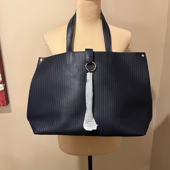 Ulta Beauty Handbags - NWT Ulta Navy Basketweave Tassel Tote